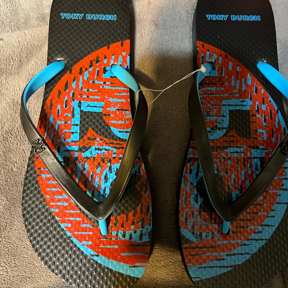 Tory Burch flip flops size 8 barely worn